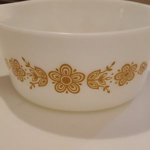 Vintage Pyrex 474-B Butterfly Gold